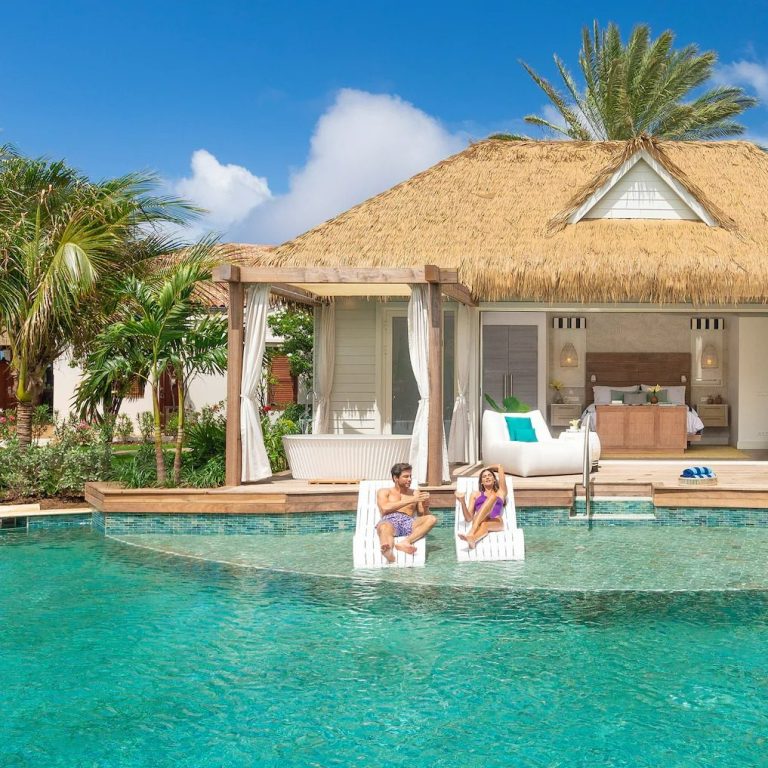 Luxury All Inclusive Romantic Vacation Modern Bungalow with Swim out Pool. Luxury Honeymooners.